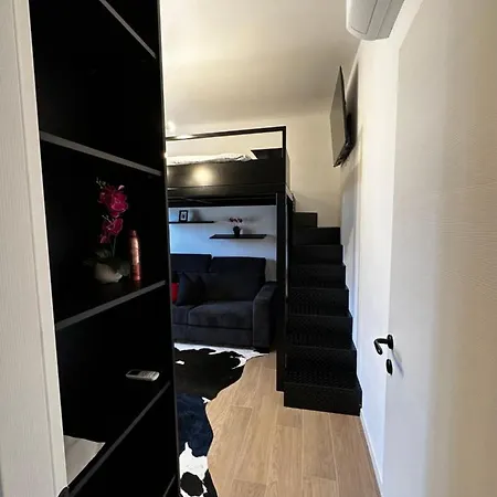 Splendido In Design Con Terrazzo Apartment Milan