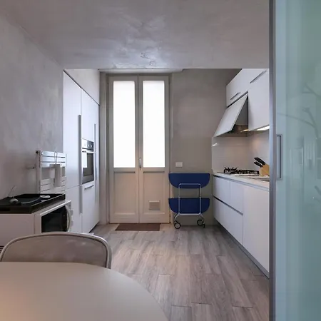 Primopiano - Previati Apartman *