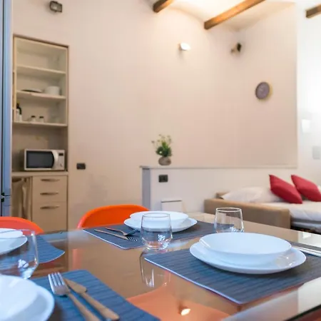 Loft - Porta Venezia - M3 Repubblica Apartment Milan