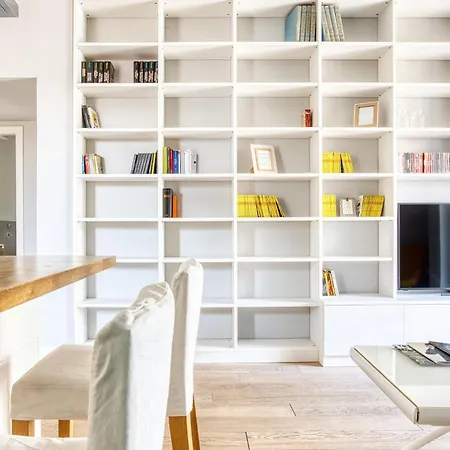 Apartment Joivy Delightful Flat With Terrace Milan