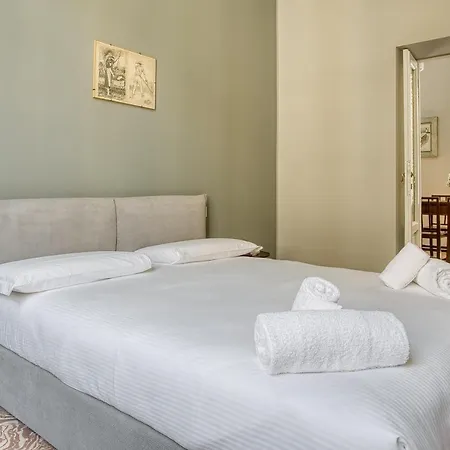 Apartment Joivy Cute Near Guastalla Gardens Milan
