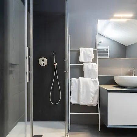 Easyhomes - Brera Luxury Appartement