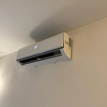 - Navigli - Via Savona *