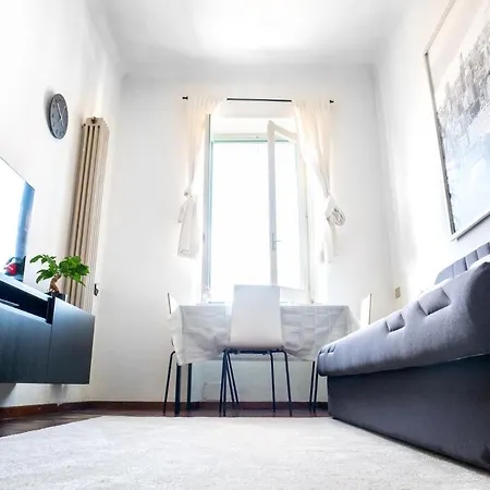 Apartment Citylife - 50m Dalla Metro