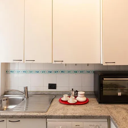 Canonica 32 - Arco Della Pace *