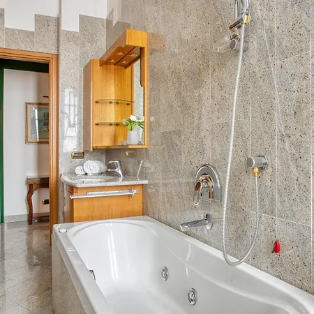 Joivy Captivating Flat With Balcony Milan