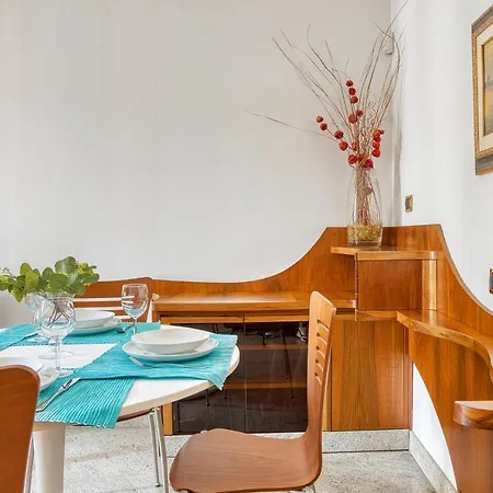 Appartement Joivy Captivating Flat With Balcony Milan