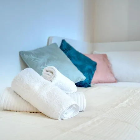 Guesthost - Casa Graziella, Bilocale A 5 Minuti Dal San Raffaele Per 5 Apartmán *