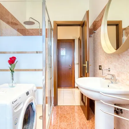 Apartment Guesthost - Casa Graziella, Bilocale A 5 Minuti Dal San Raffaele Per 5 *