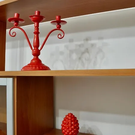 Apartment M.aurelio Red *