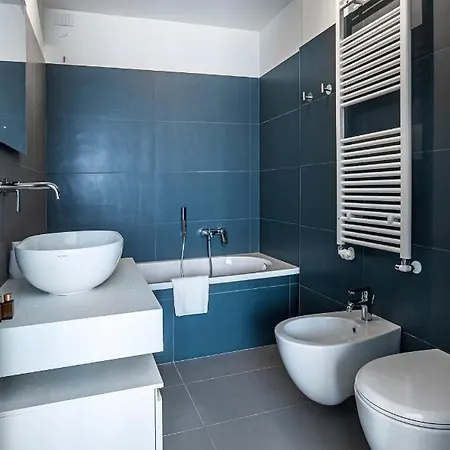 Luvi - Occhialini 5 * Милан