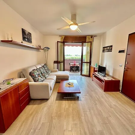 Tranquilla Terrazza Nel Con Garage By Revenue House