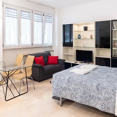 Accogliente Loft In Zona Monumentale/cenisio Apartamento *