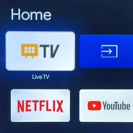 Nolo Black White & Coral Apartment Mailand