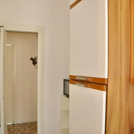 Apartment Nolo Black White & Coral