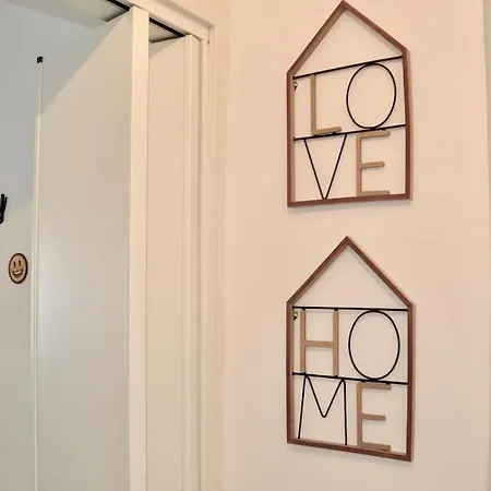 Nolo Black White & Coral