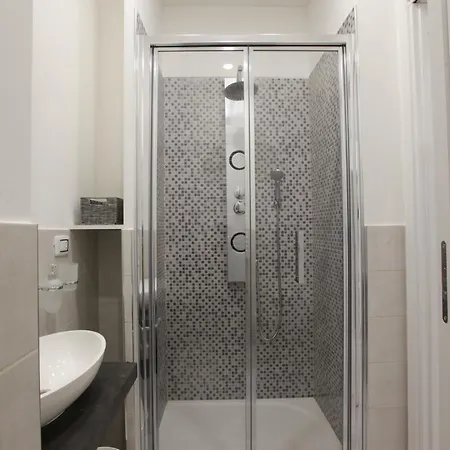 Just Urban - Stylish 1br In Center - Balcony And Metro M2 M4 Apartmán *
