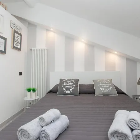 Just Urban - Impressive 1br Penthouse In Center - Metro M2 M4 *