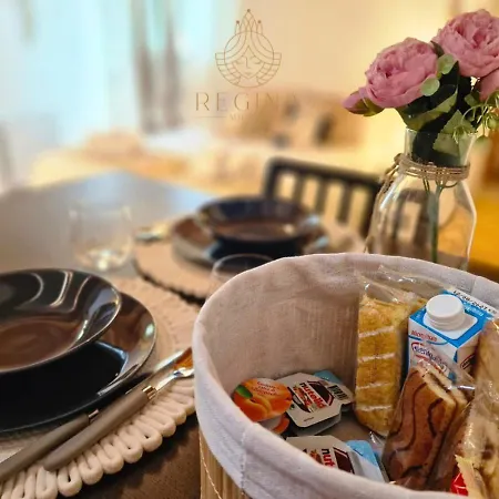 Regina In Porta Romana 1 *