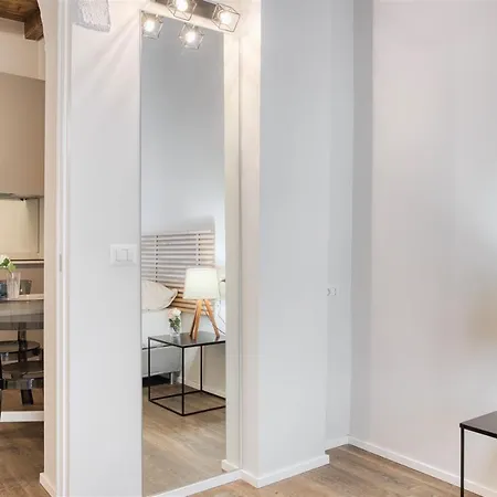 Joivy Delightful 1-bed Flat In The Centre Of * Milan