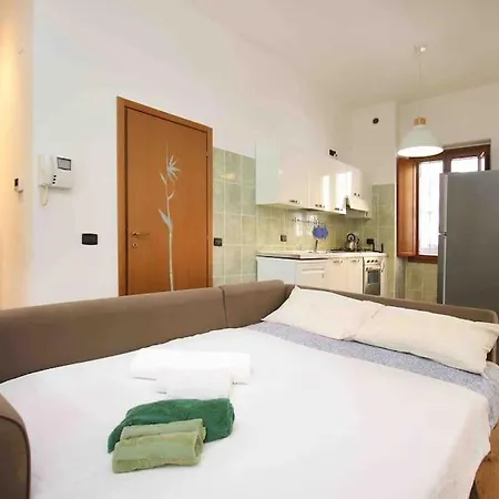 Con Giardino Vicino A San Siro Appartamento