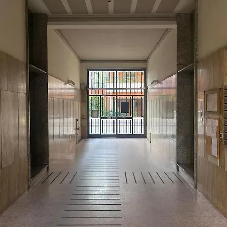 Isola-garibaldi - Moderno Bilocale Con Balcone Апартаменты Милан