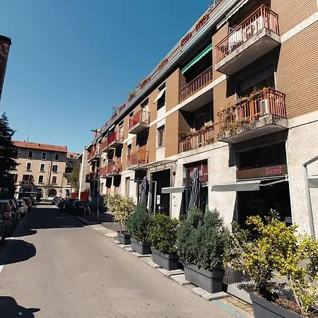 Isola-garibaldi - Moderno Bilocale Con Balcone * Милан