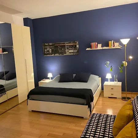 Chiara 34 - M4 Metro Blu شقة