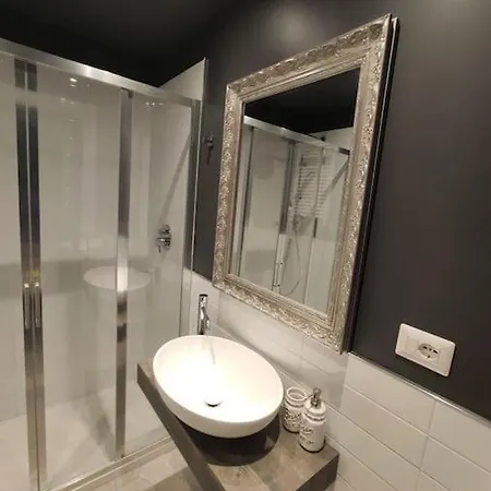 Nella Movida Di Isola-porta Nuova Διαμέρισμα