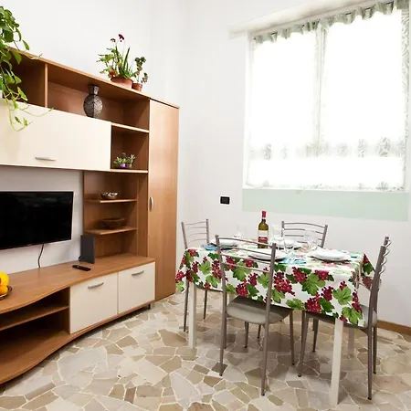 Appartement Bilocale A 400m Dalla Stazione Di Lambrate - Casa Abano Milaan