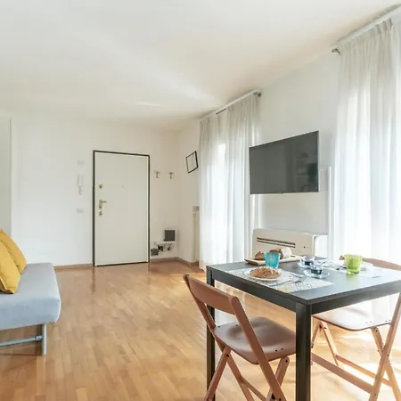 The Rent - Comfortable Near S Ambrogio