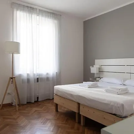 Youhosty - De Cristoforis12 Bis Apartament