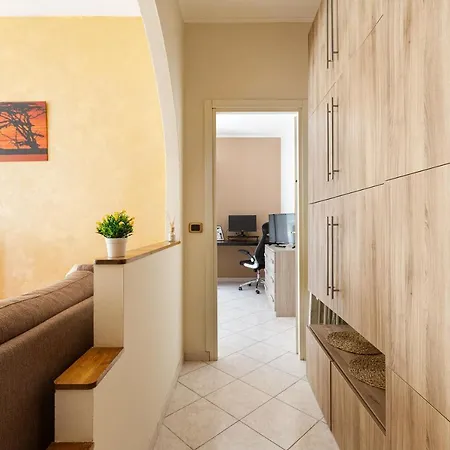 Udine M2 Balcony Apt Mailand