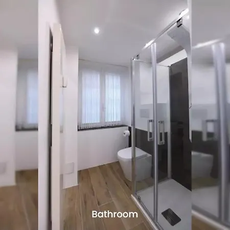 Whole 2 Bedrooms In Appartamento Milano