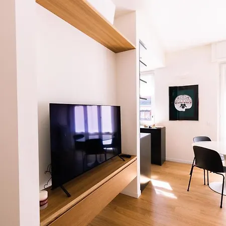 Isola-garibaldi - Moderno Bilocale Con Balcone Апартаменты Милан