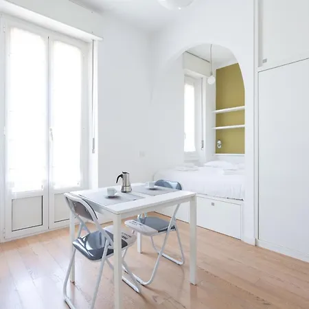 Porta Nuova Bright With Balcony * Milan
