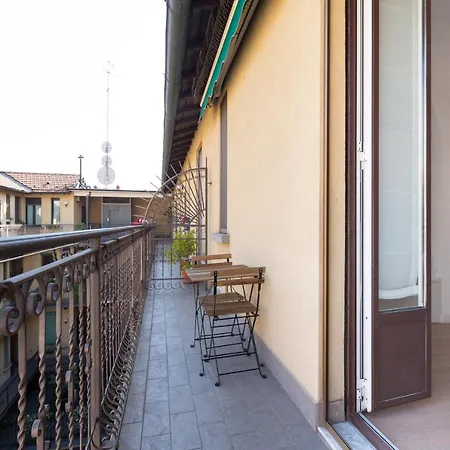 Appartamento Porta Nuova Bright With Balcony Milano