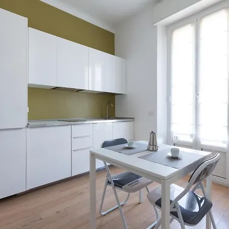 Apartment Porta Nuova Bright With Balcony Milan