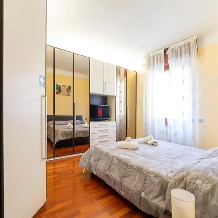 Stazione Centrale-centro, Spazioso E Elegante Apartamento *