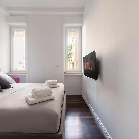 We - Bandello House, Corso Magenta * Milan