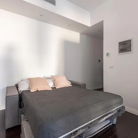 We - Bandello House, Corso Magenta Apartment *