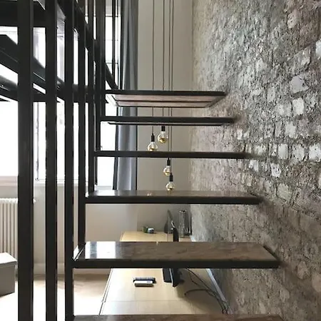 Dezza Loft Apartment