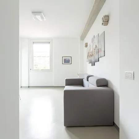 Porta Nuova Bright And Stylish Flat