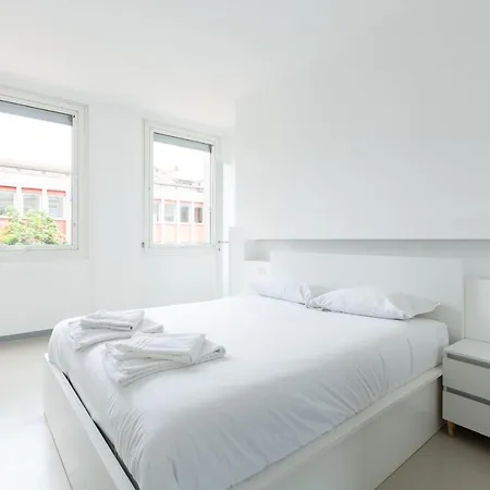 Porta Nuova Bright And Stylish Flat