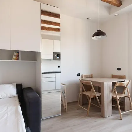 Apartment Youhosty - Imbonati 15 *