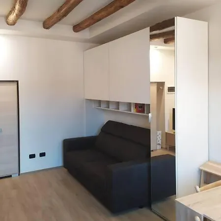 Youhosty - Imbonati 15 Apartment