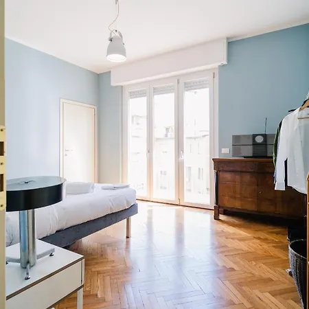 Spacious New Apt - Centrale 아파트 *