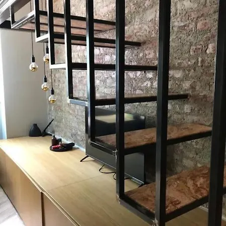 Dezza Loft Apartman *