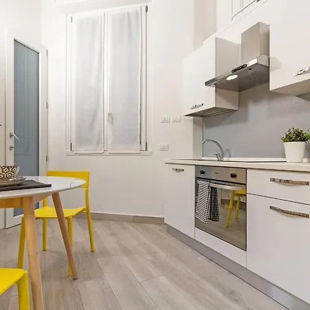 Moscova Moderno E Bilocale Con Soppalco Apartment