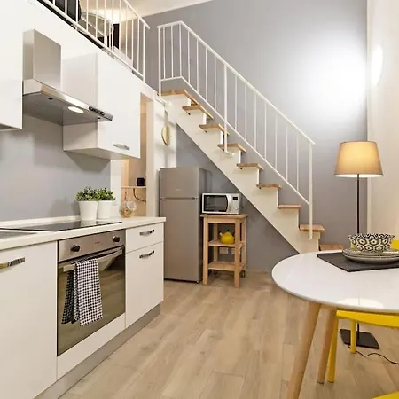 Apartment Moscova Moderno E Bilocale Con Soppalco Milan